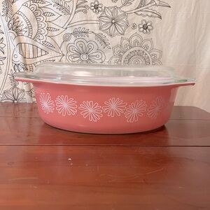 Vintage Pyrex Pink Daisy 045 Oval Casserole Dish w/lid 2-1/2 Quart
